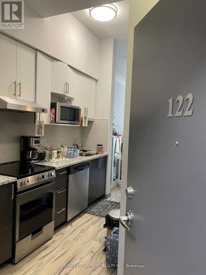 Property Photo:  77 Leland Street East 122  ON L8S 3A1 