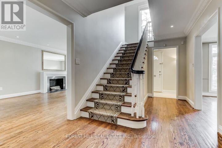 Property Photo:  109 Mona Drive  ON M5N 2R5 
