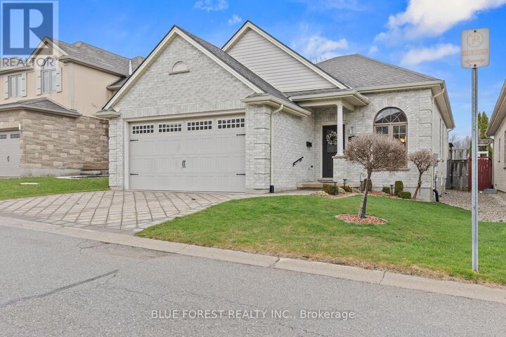 Photo de la propriété:  2615 Colonel Talbot Road 4  ON N6K 5B4 