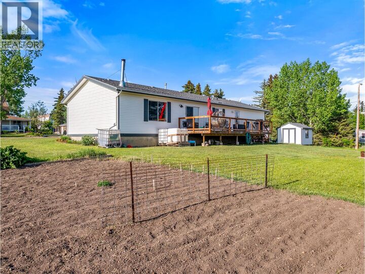 Property Photo:  633 404 Avenue  BC V0C 2G0 