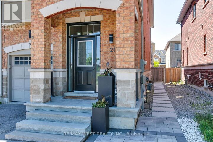 Property Photo:  21 Sibella Way  ON L4H 3V6 