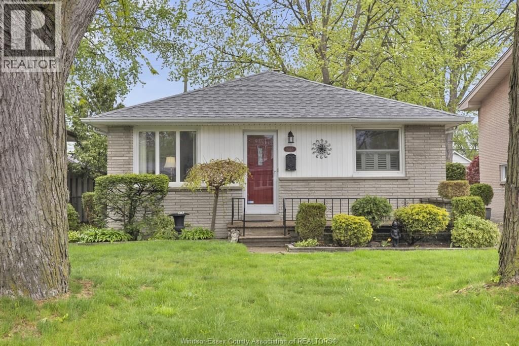 Property Photo:  1028 Virginia  ON N8S 2Y7 