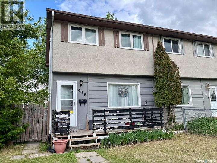 Property Photo:  419 McIntosh Street  SK S4R 4Z7 