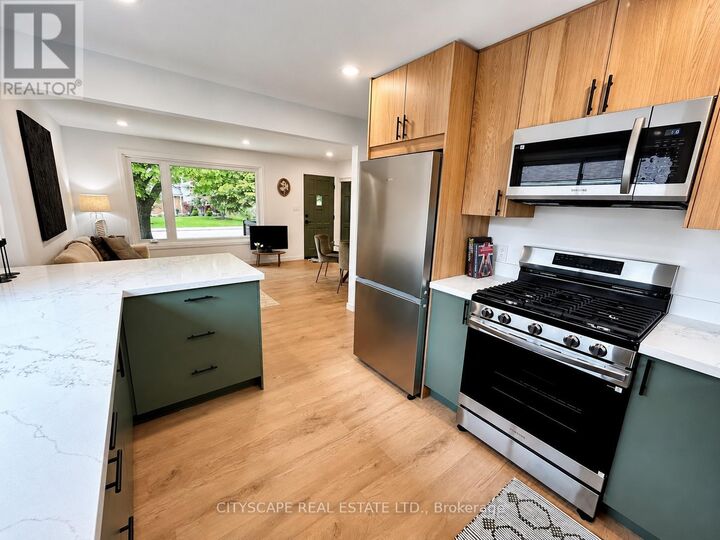 Property Photo:  39 Carousel Avenue  ON L9A 4L7 