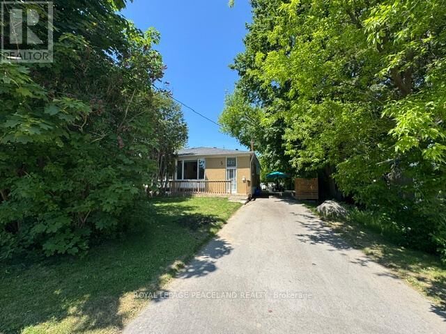 Property Photo:  221 Browndale Crescent  ON L4C 3H9 