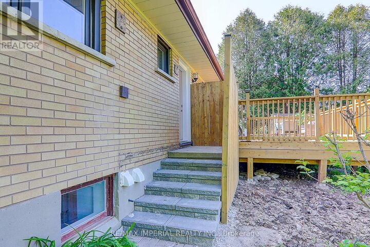 Property Photo:  98 Belfry Drive  ON L3Y 3G1 