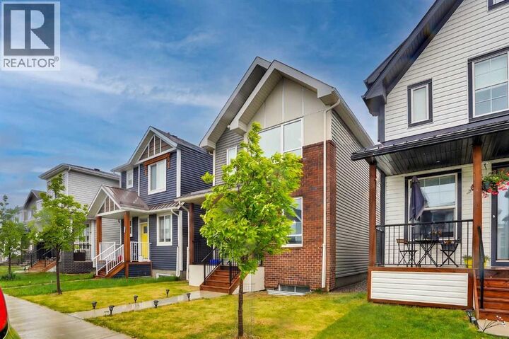 Property Photo:  44 Seton Villas Southeast  AB T3M 3G6 