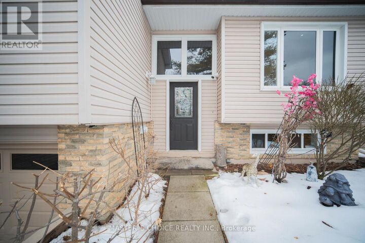 Property Photo:  3294 Rhonda Valley Drive  ON L5A 3E9 