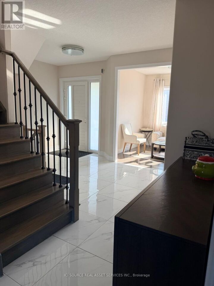 Property Photo:  48 Grandville Circle  ON N3L 0J3 