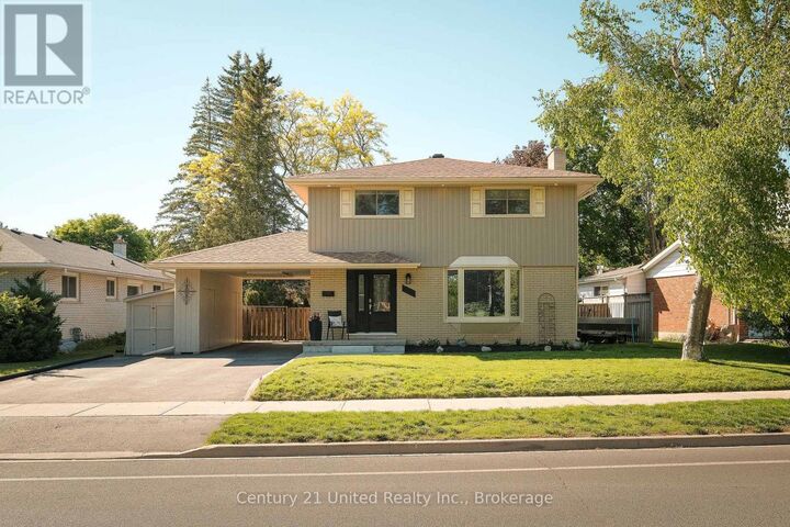 Property Photo:  1233 Franklin Drive  ON K9H 6Z3 