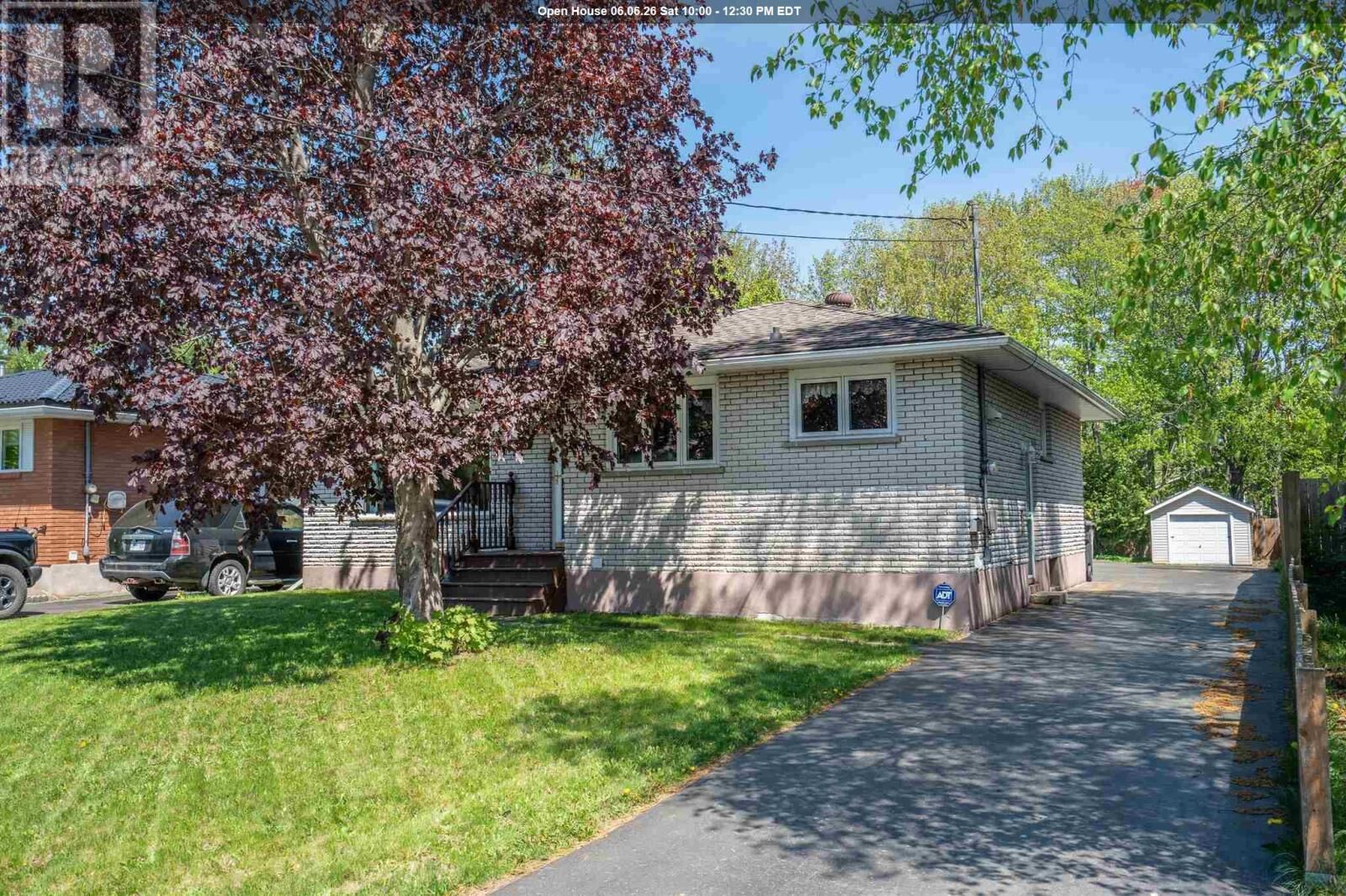 Property Photo:  263 Anna St  ON P6B 3S9 