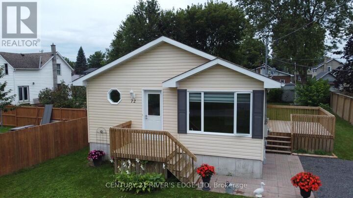 Property Photo: 72 St Lawrence Street ON K0C 1X0