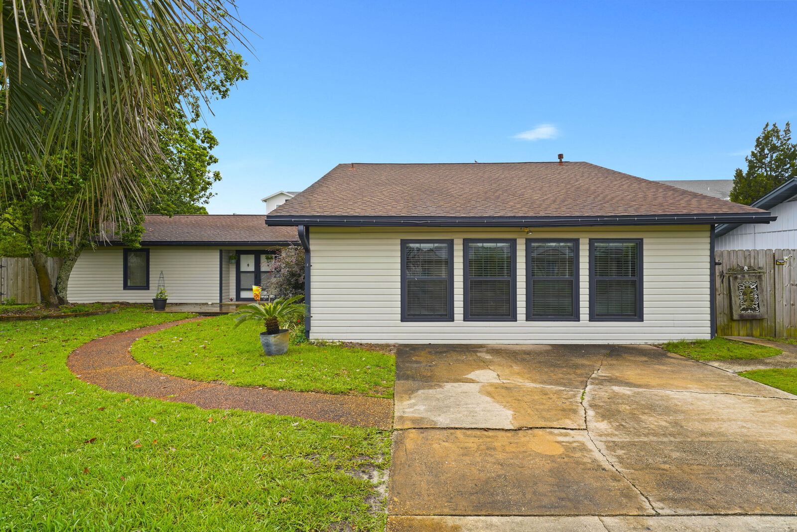Property Photo: 273 Echo Circle FL 32548