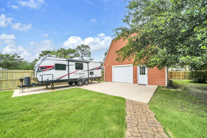 Property Photo: 7216 Manatee Street FL 32566