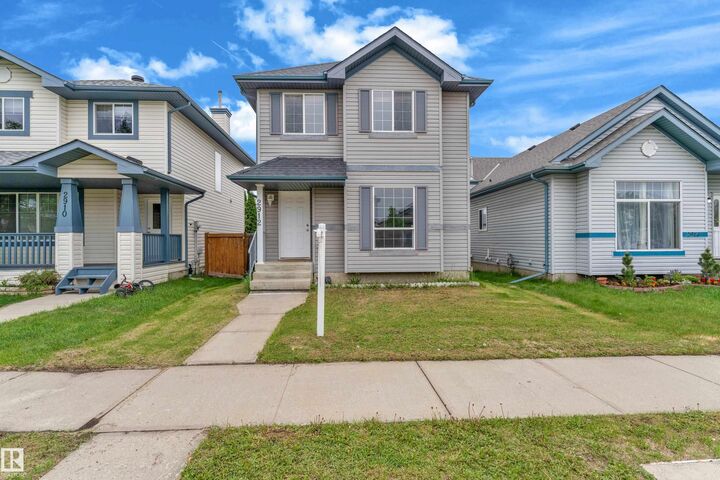 Photo de la propriété:  2912 31 Street NW  AB T6T 1T9 