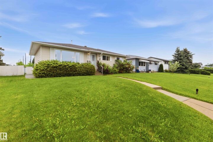 Property Photo:  13432 Delwood Road NW  AB T5C 3B8 