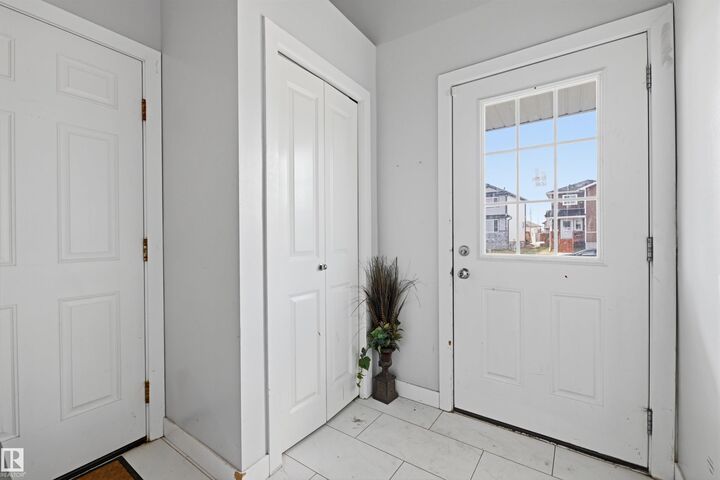Property Photo: 7002 50 Avenue AB T4V 5G1