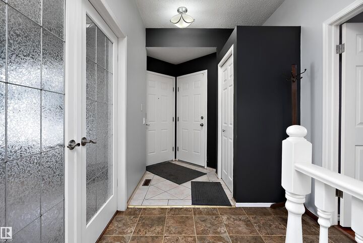 Photo de la propriété:  3706 131A Avenue NW  AB T5A 4Y8 