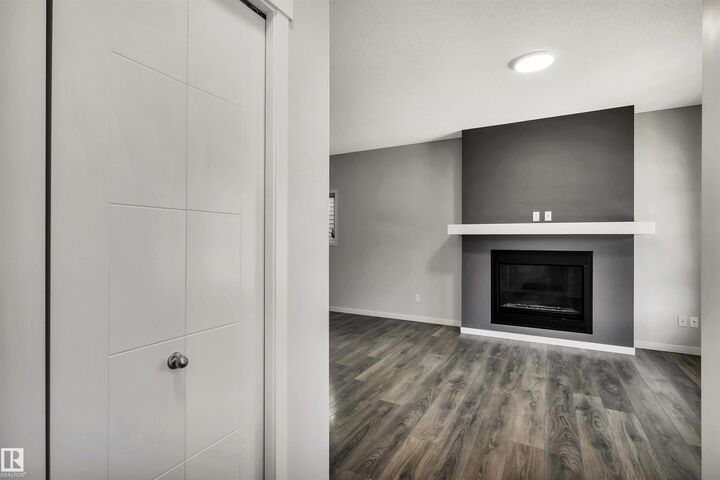 Property Photo:  4022 Allan Crescent SW  AB T6W 2K2 