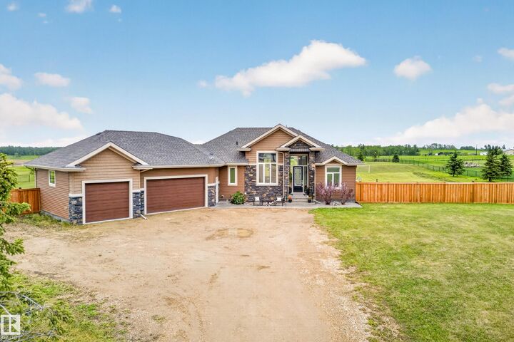Property Photo:  50509 Rge Rd 222 40  AB T0B 3M2 