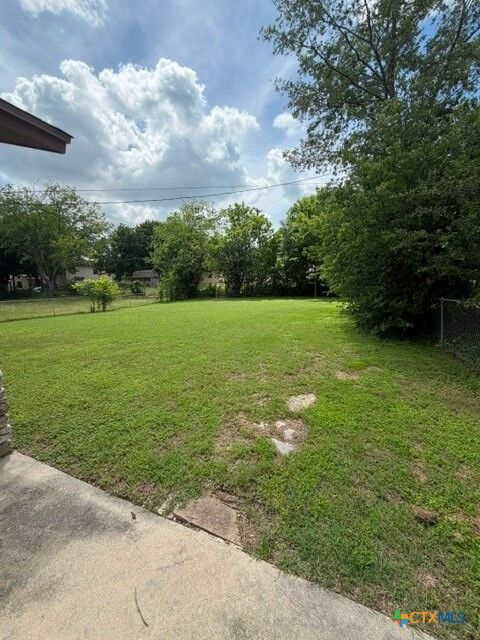 Property Photo:  116 Hardeman Street  TX 76522 