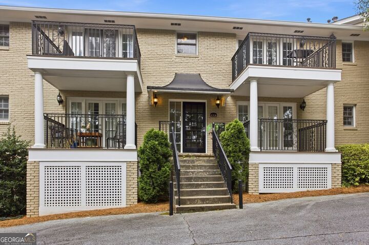Property Photo:  869 Briarcliff Road NE B 18  GA 30306 