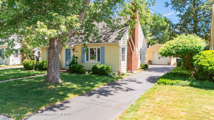 Property Photo:  912 Evergreen Avenue  MI 48823 