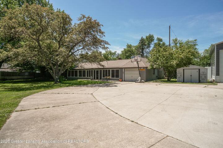 Property Photo: 617 Winifred Avenue MI 48917