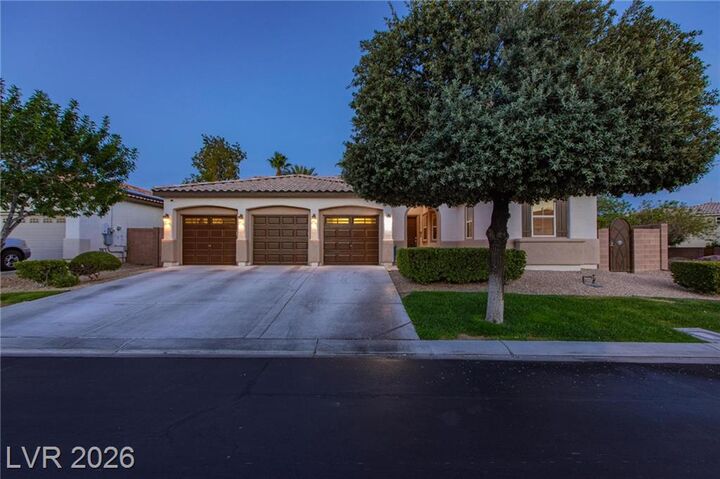 Property Photo: 6538 Green Sparrow Lane NV 89084
