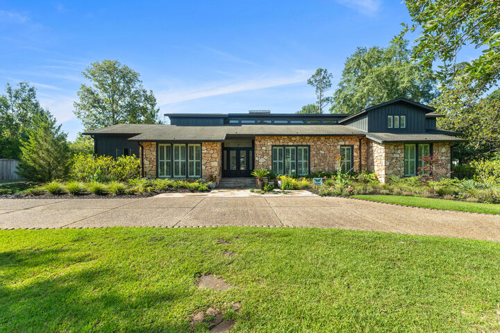 Property Photo: 106 Bedford Road MS 39402
