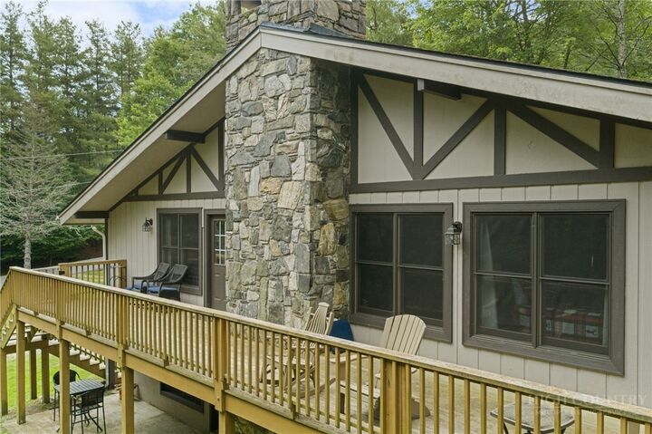 Property Photo:  260 Balsam Lane  NC 28604 