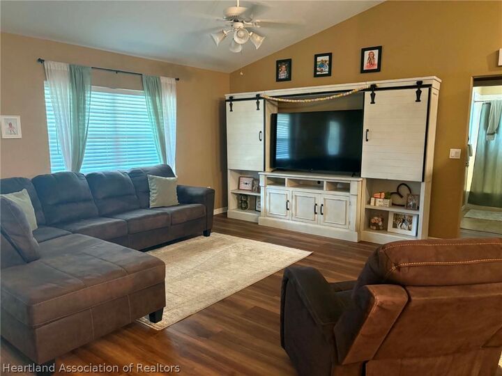 Property Photo: 205 Howey Road FL 33870
