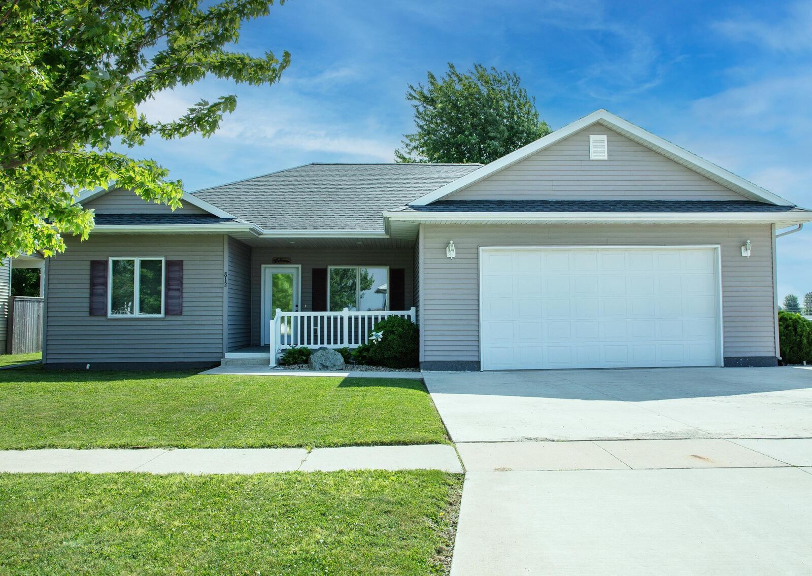 Property Photo:  812 4th Street  IA 50665 