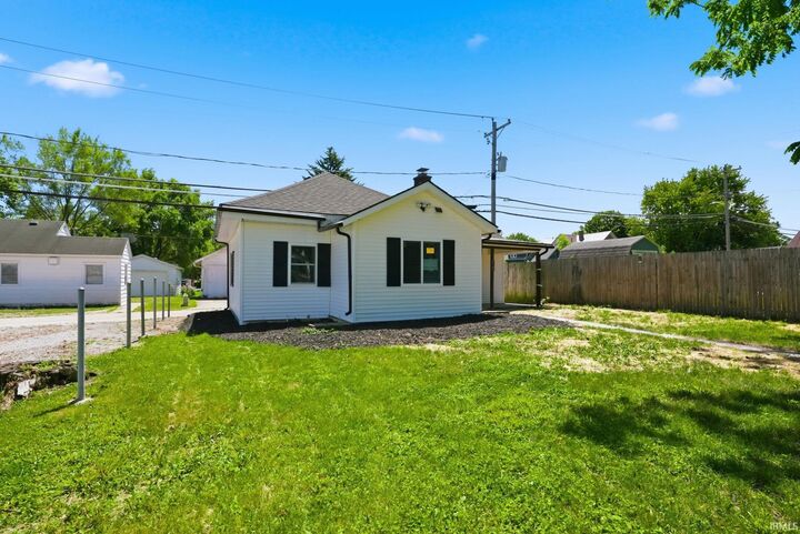 Property Photo: 1721 W 4th Street IN 46808