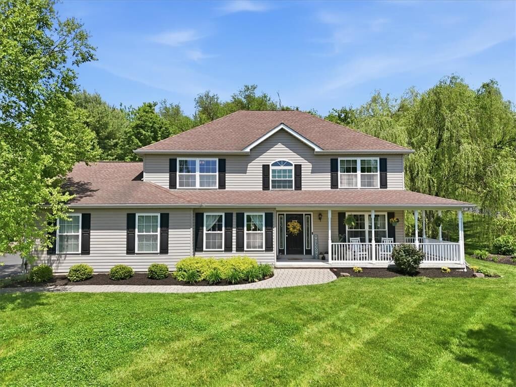 Property Photo:  569 Deerfield Dr  PA 18064 