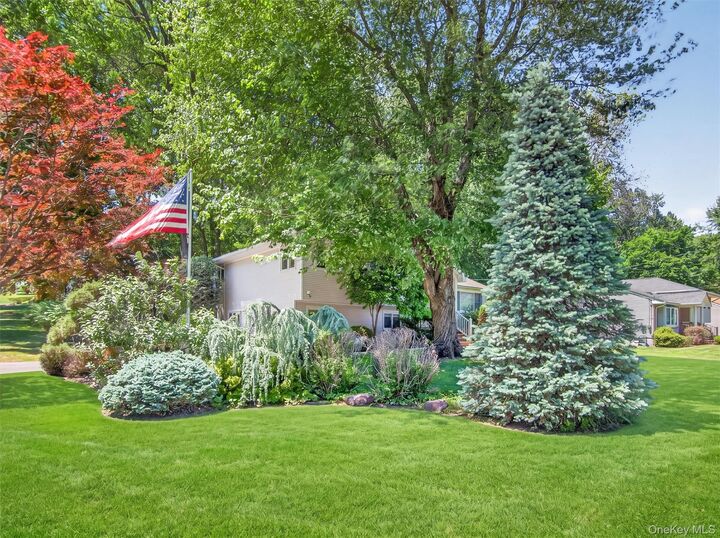Property Photo:  18 Mark Lane  NY 10956 