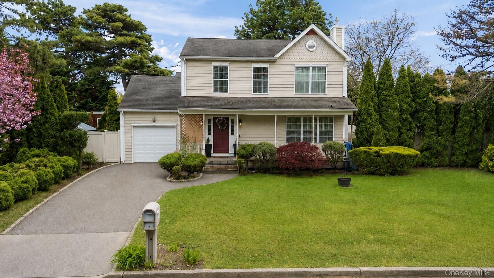Property Photo:  502 Martha Avenue  NY 11713 