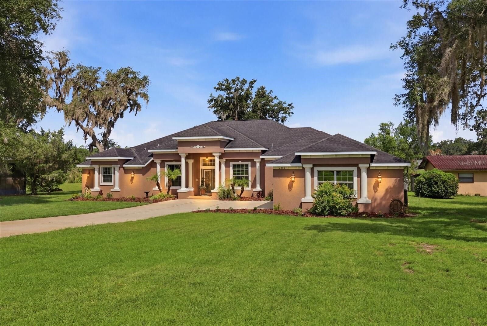 Property Photo: 3028 S Davis Lake Drive FL 34450