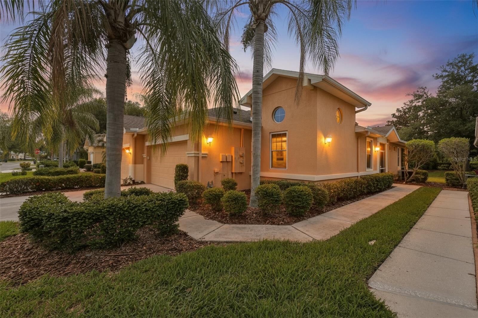 Property Photo: 2010 Sifield Greens Way FL 33573