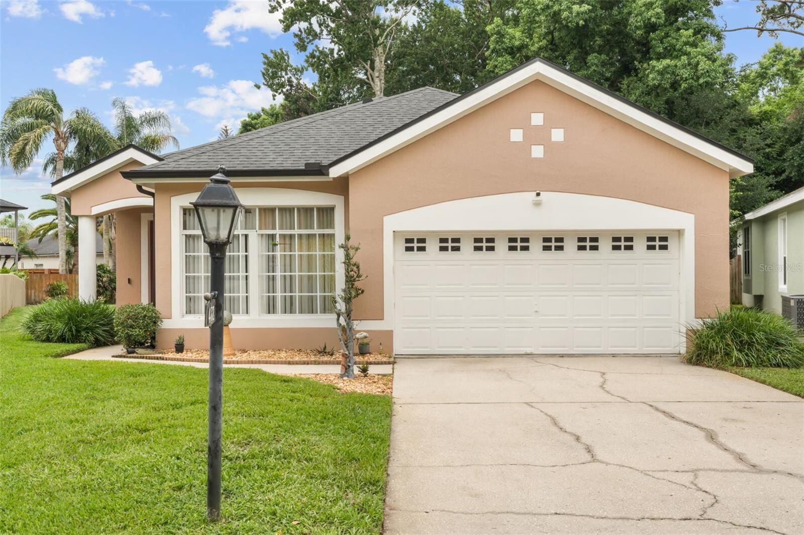 Property Photo:  472 Dewars Court  FL 32708 