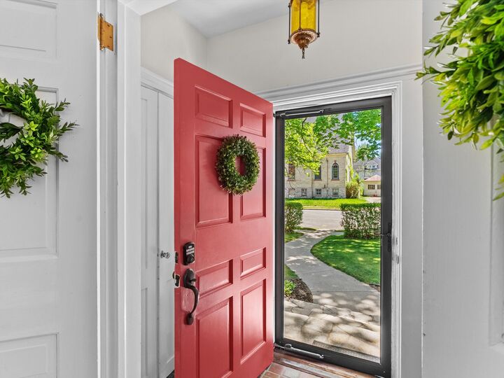 Property Photo: 1010 St. Clair St WI 54220
