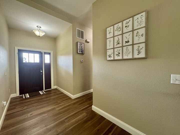 Property Photo:  1617 SE Valley Bluffs Dr  ND 58701 