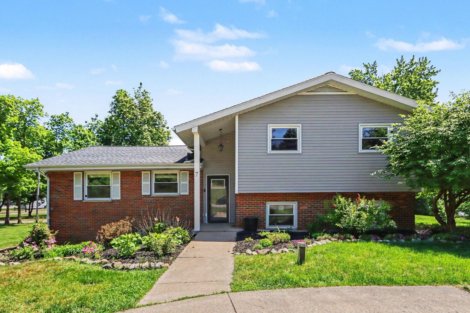 Property Photo:  7 Garden Avenue S  MI 49017 