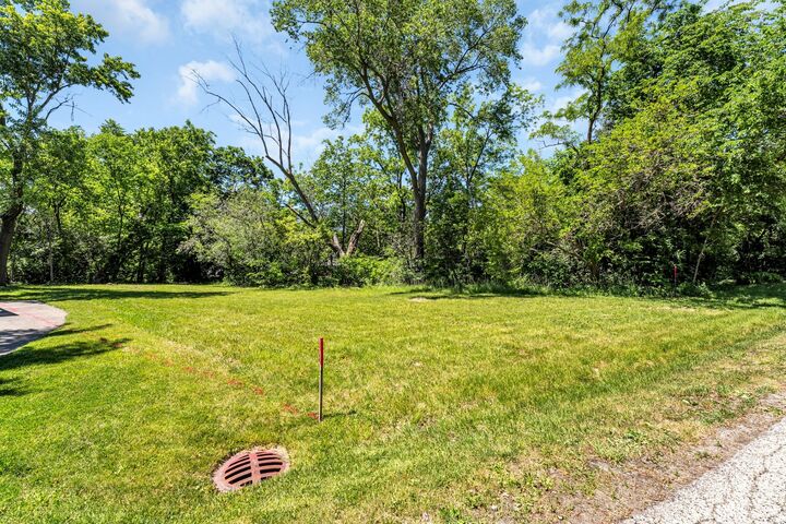 Property Photo: 25410 W Arcade Drive IL 60046