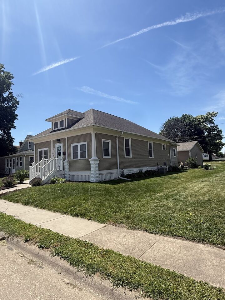 Property Photo:  2386 Chancy Street  IA 52732 