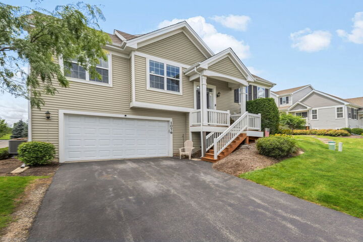 Property Photo: 1076 Piccolo Lane IL 60073