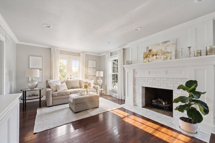 Property Photo:  