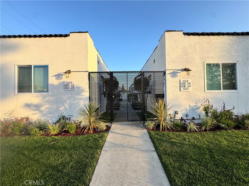 Property Photo: 1018 E 79th CA 90001