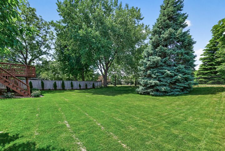 Property Photo:  9850 Wynstone Drive  MN 55125 