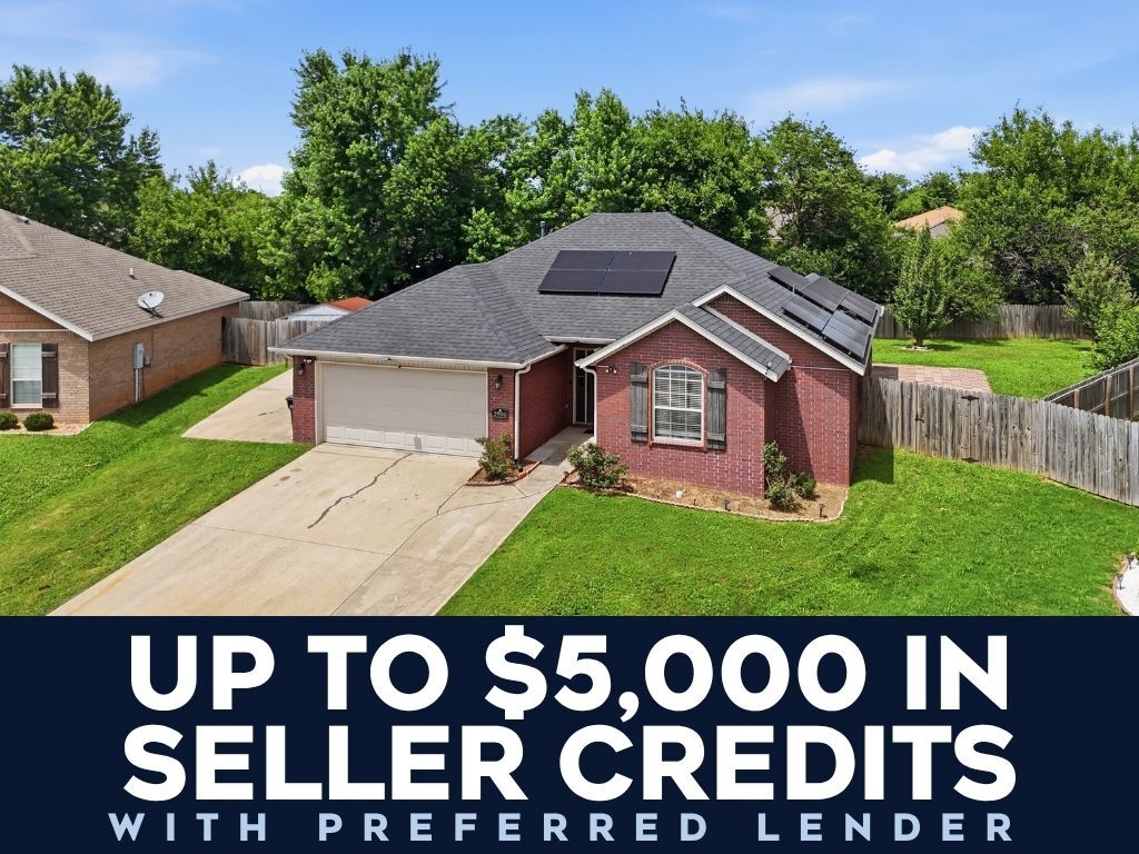 Property Photo: 2901 S E Street AR 72758